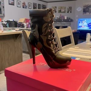 Brand new still in box camo boot size 9